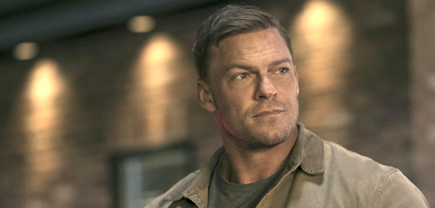 Was? Reacher-Star Alan Ritchson hat diesen Thriller mit Kristen Stewart produziert und niemand hat es gemerkt